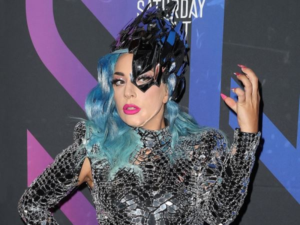 Леди Гага поговорила с леди Богом про коронавирус. Каким было предсказание?