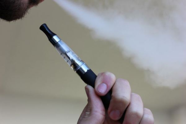 Ученые обнаружили очередную опасность электронных сигарет