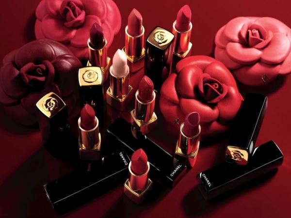 
<p>                            Линия для макияжа губ Rouge Allure Camélia Spring 2020 от Chanel<br />
                                                