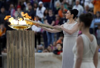 В Греции зажгли огонь летней Олимпиады 